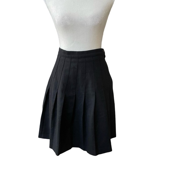 Vintage Stephanie Andrew’s black high waisted pleated wool mini skirt - Picture 1 of 9